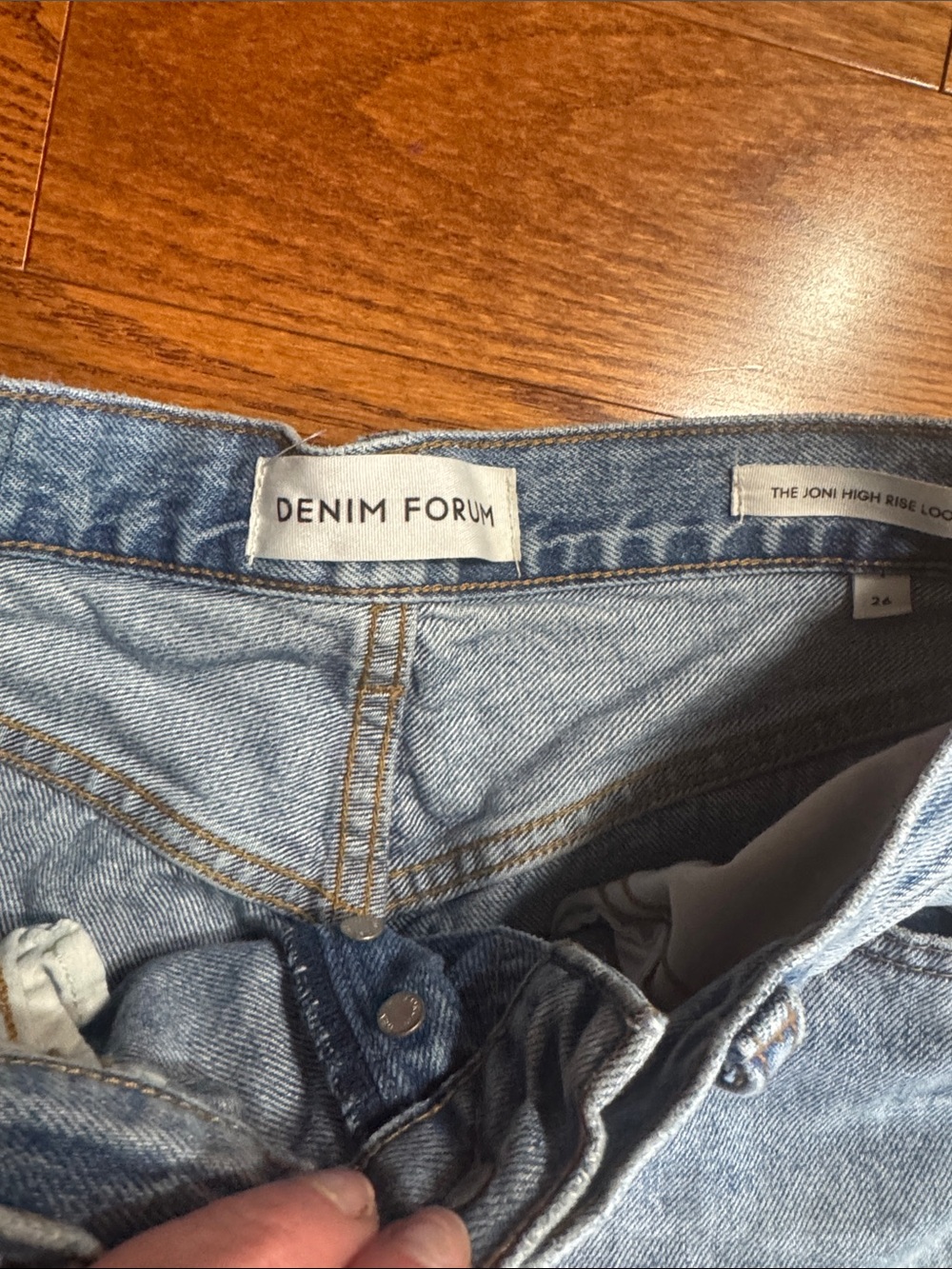 Sz 26 Denim Forum Light Blue High-Rise Frayed Hem Jean Shorts - Picture 2 of 8